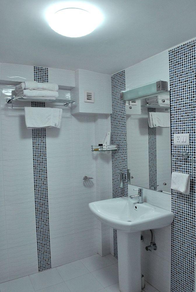 Hotel Pacific Srīnagar Kültér fotó