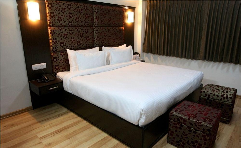 Hotel Pacific Srīnagar Kültér fotó