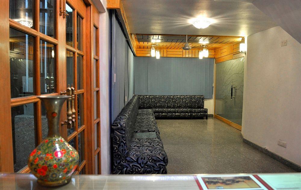 Hotel Pacific Srīnagar Kültér fotó