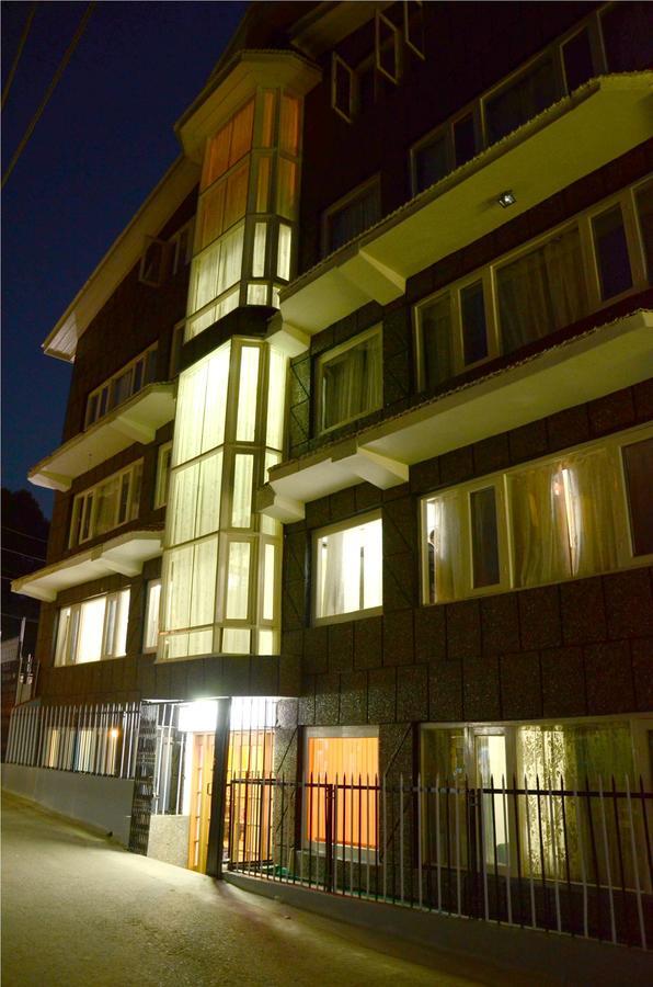 Hotel Pacific Srīnagar Kültér fotó