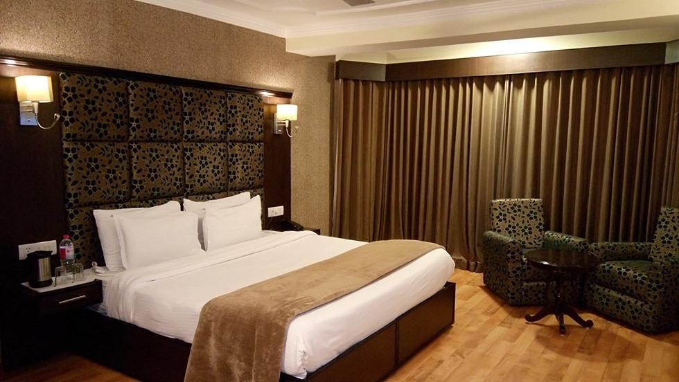 Hotel Pacific Srīnagar Kültér fotó