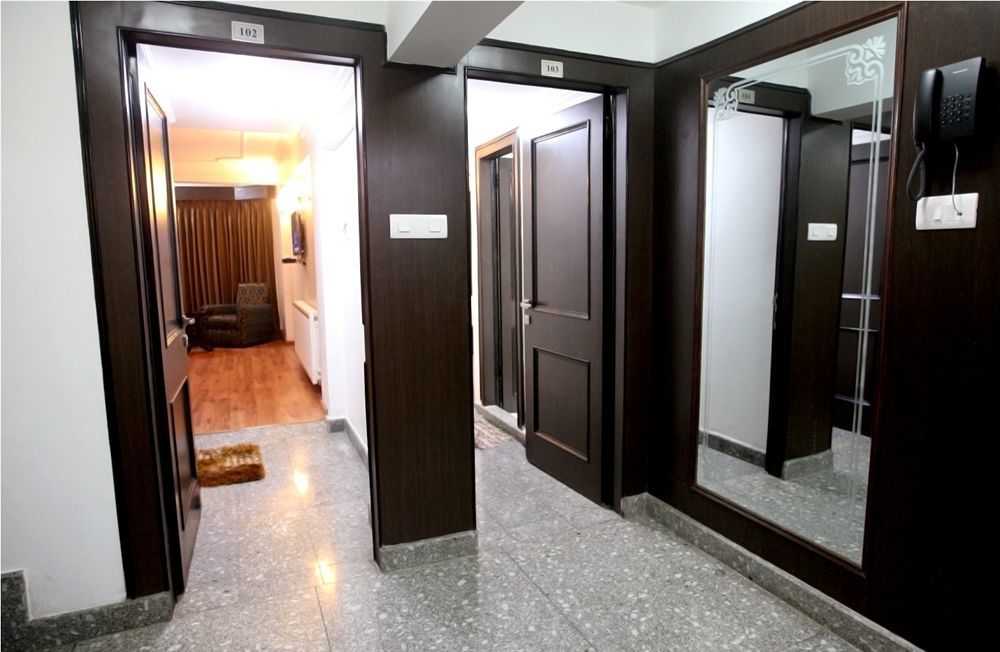 Hotel Pacific Srīnagar Kültér fotó